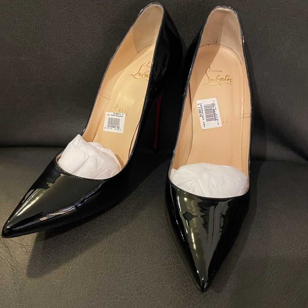 CHRISTIAN LOUBOUTIN
So Kate Patent Pointed-Toe Red Sole Pump